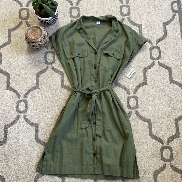 Old Navy Dresses & Skirts - ⚡️MUST GO BY 4/26⚡️NWT Old Navy Utility Dress